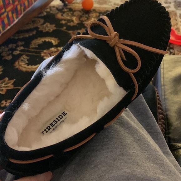 Women's Victoria Genuine Shearling Lace Moccasin Slippers Grey Dearfoam FireSide - Picture 6 of 8